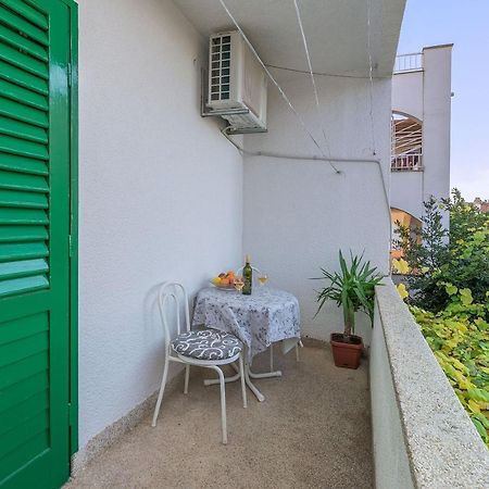 Apartments And Room Nevenka Makarska Dış mekan fotoğraf