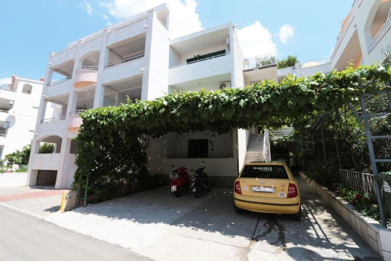 Apartments And Room Nevenka Makarska Dış mekan fotoğraf