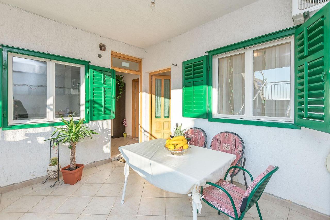 Apartments And Room Nevenka Makarska Dış mekan fotoğraf