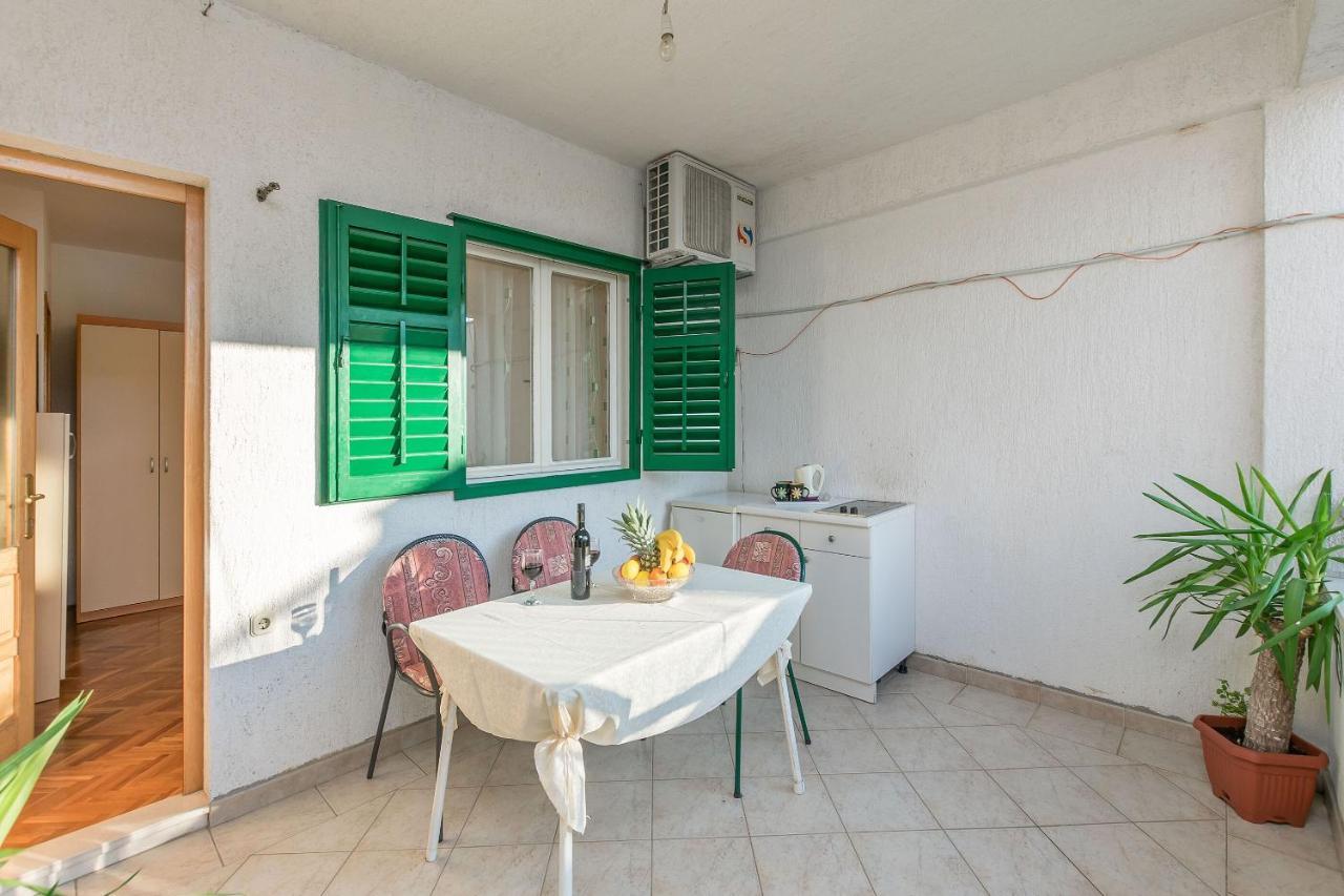 Apartments And Room Nevenka Makarska Dış mekan fotoğraf