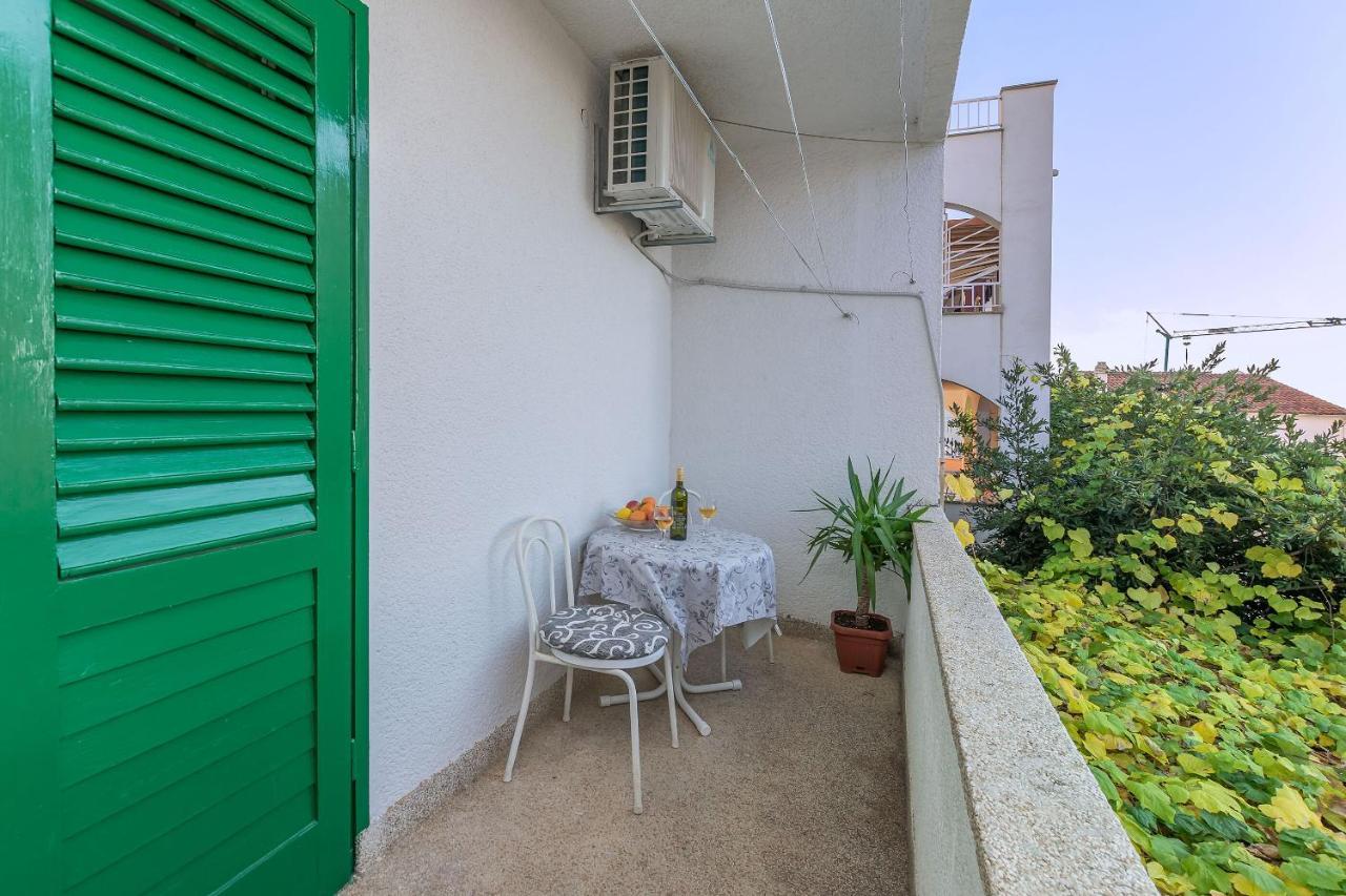 Apartments And Room Nevenka Makarska Dış mekan fotoğraf