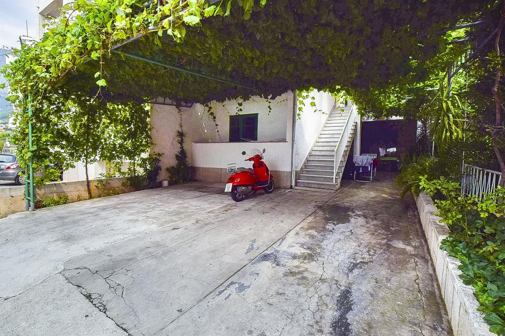 Apartments And Room Nevenka Makarska Dış mekan fotoğraf