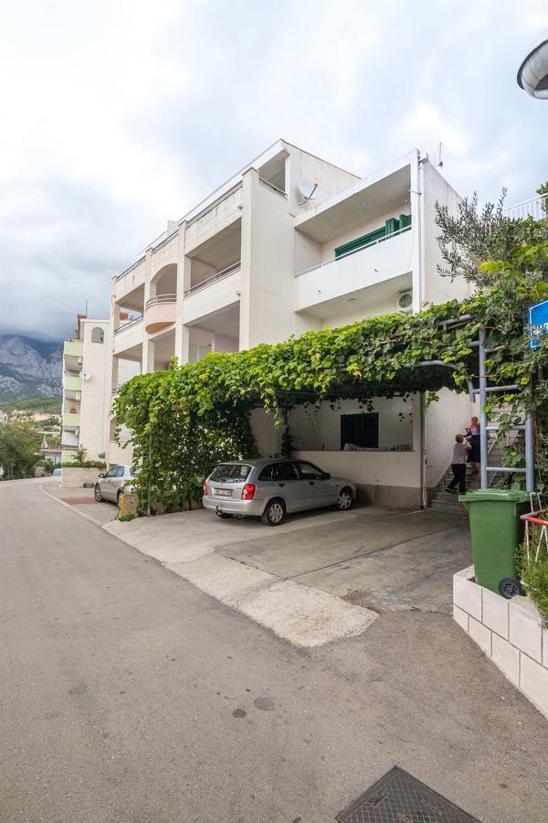 Apartments And Room Nevenka Makarska Dış mekan fotoğraf