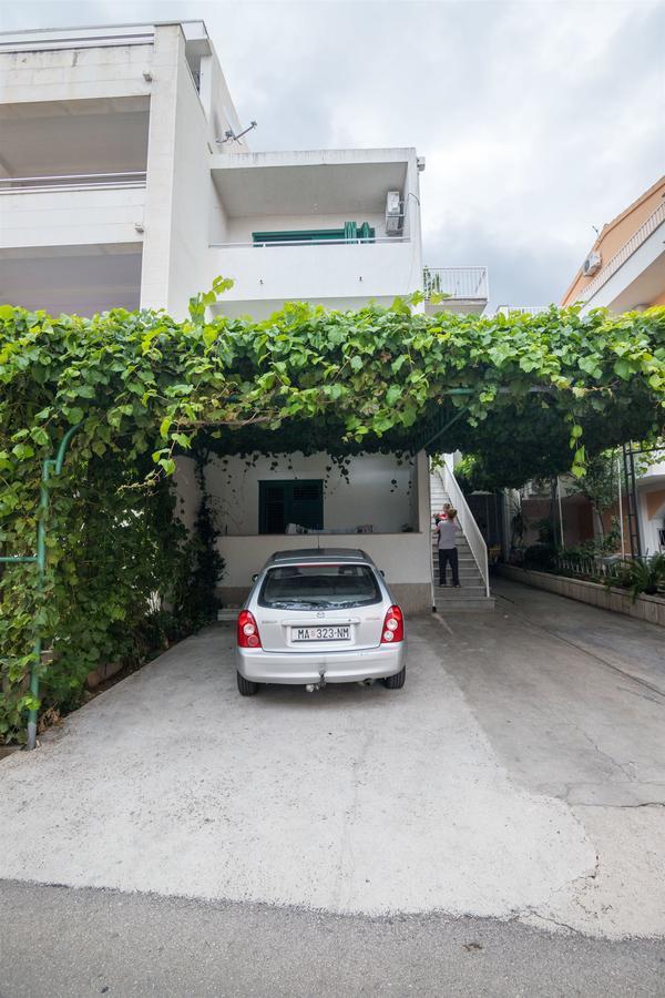Apartments And Room Nevenka Makarska Dış mekan fotoğraf